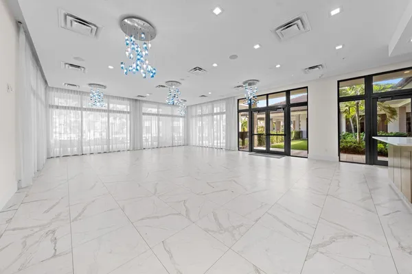 $1,925,000 | 8225 Central Park Boulevard, Doral, FL 33166