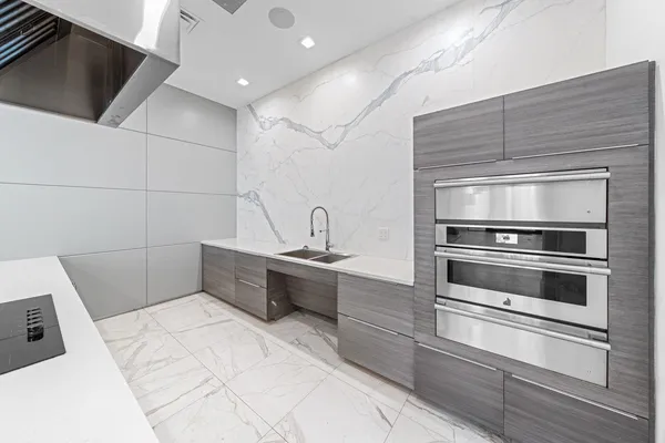 $1,925,000 | 8225 Central Park Boulevard, Doral, FL 33166