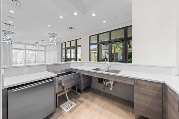 $1,925,000 | 8225 Central Park Boulevard, Doral, FL 33166