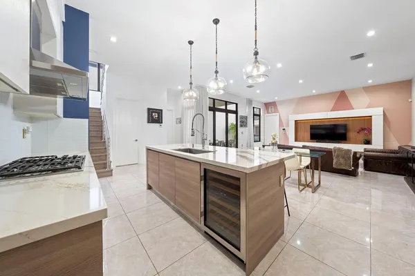 $1,925,000 | 8225 Central Park Boulevard, Doral, FL 33166