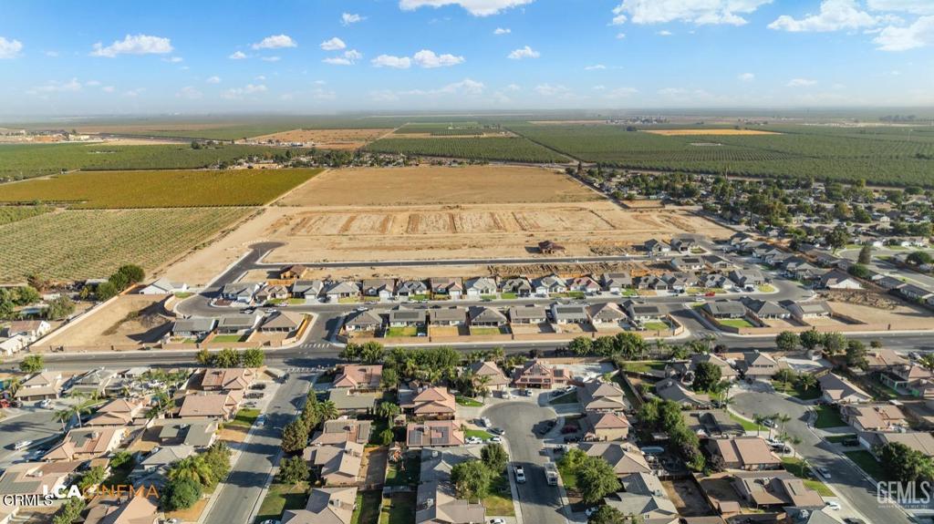 716 Sammy Way Shafter, CA 93263 - Photo 26 of 27 9bd7473f-70fb-4915-b0f5-4149e37ff5e7