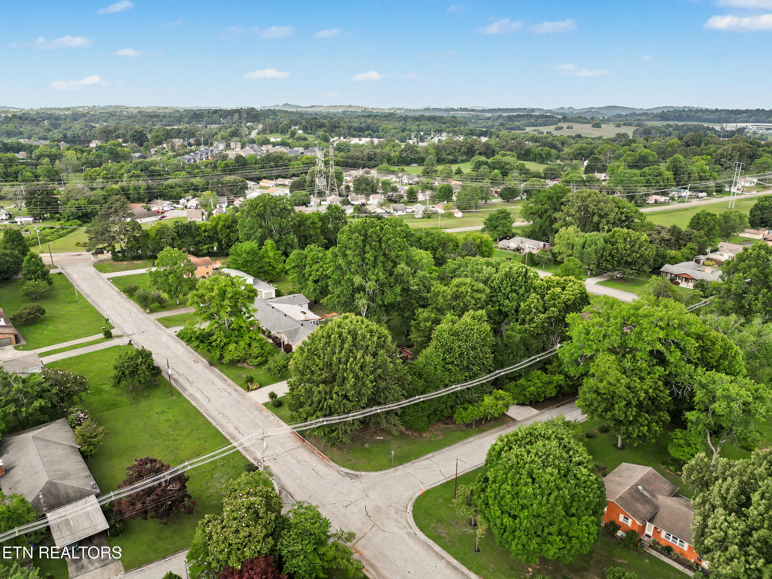 874 West Cunningham Street Alcoa, TN 37701 - Photo 54 of 58 50_dji_0040
