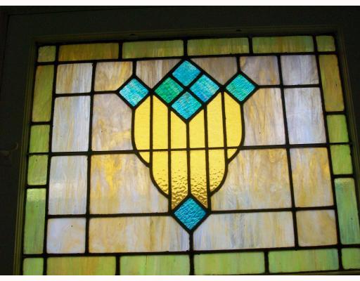1808 Warren Street Fineview, PA 15212 - Photo 7 of 18 Exterior Front. DR Stained Glass Detail
