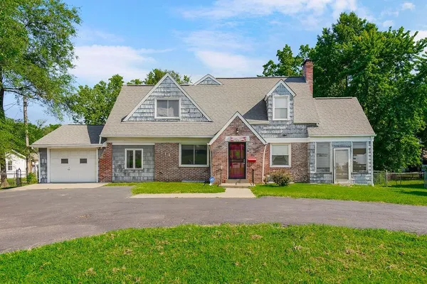 $220,000 | 3214 Northeast Vivion Road, Kansas City, MO 64119