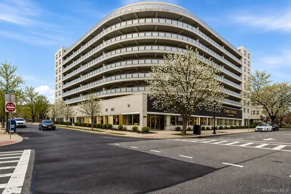 $679,000 | 300 Martine Avenue, Unit 2J, White Plains, NY 10601