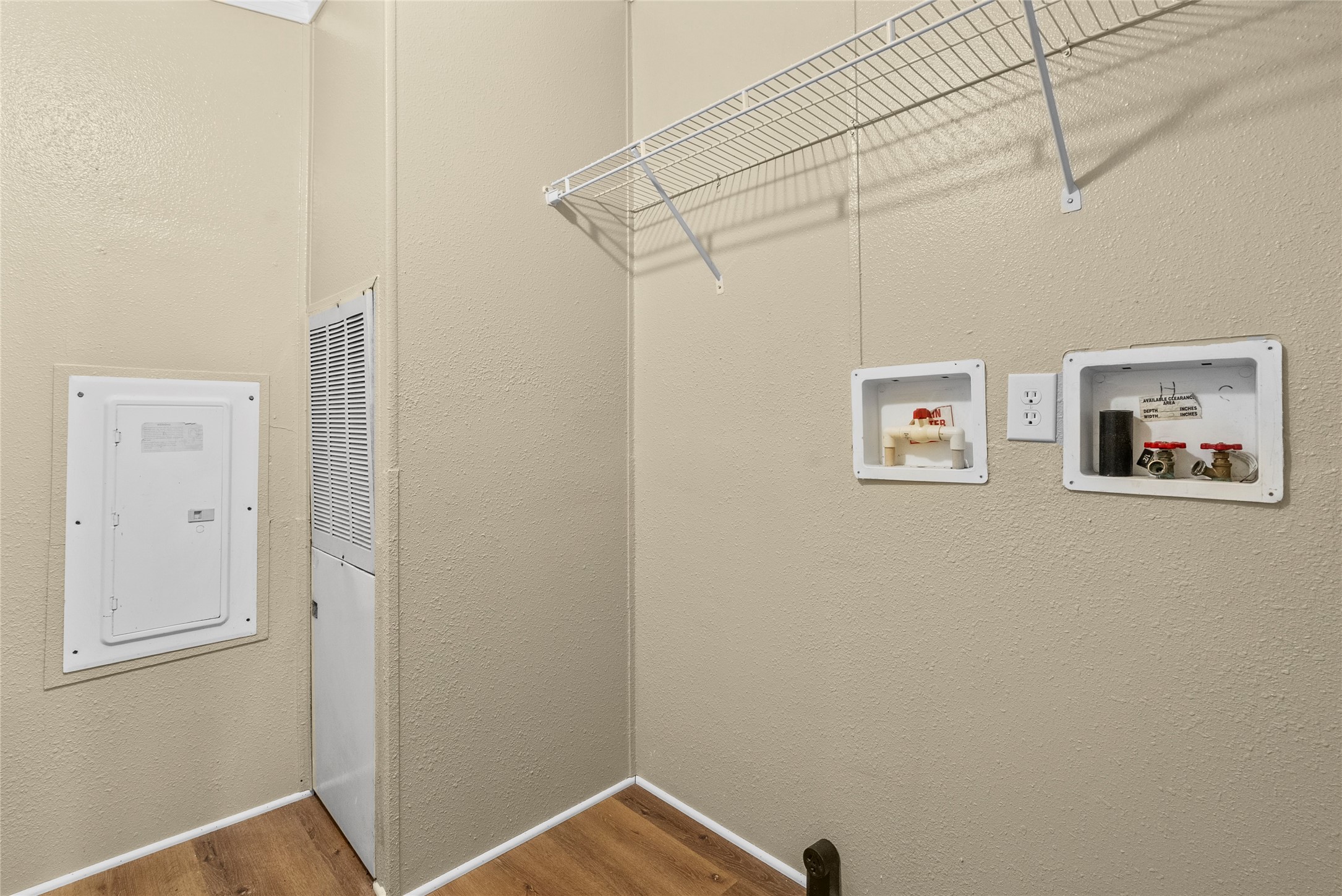 12902 Indian Ridge Drive Dayton, TX 77535 - Photo 26 of 31 a view of a hallway with closet