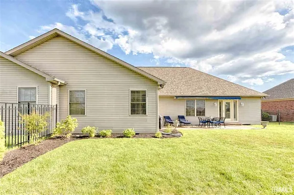 $2,395 | 2035 Long Cove Circle, Newburgh, IN 47630