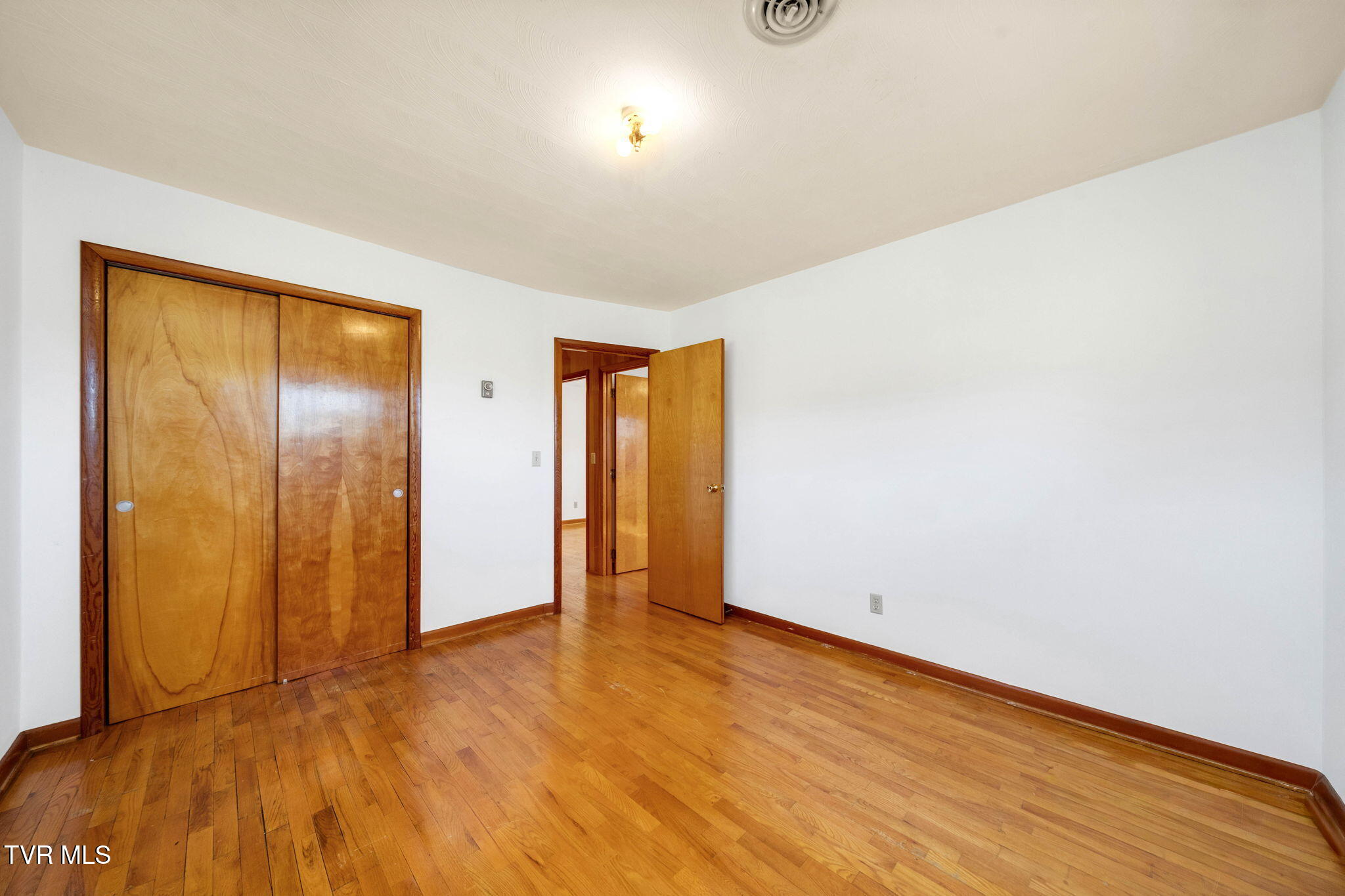 4191 Carters Valley Road Church Hill, TN 37642 - Photo 11 of 25 12-web-or-mls-4191 Caters Vly Rd-12