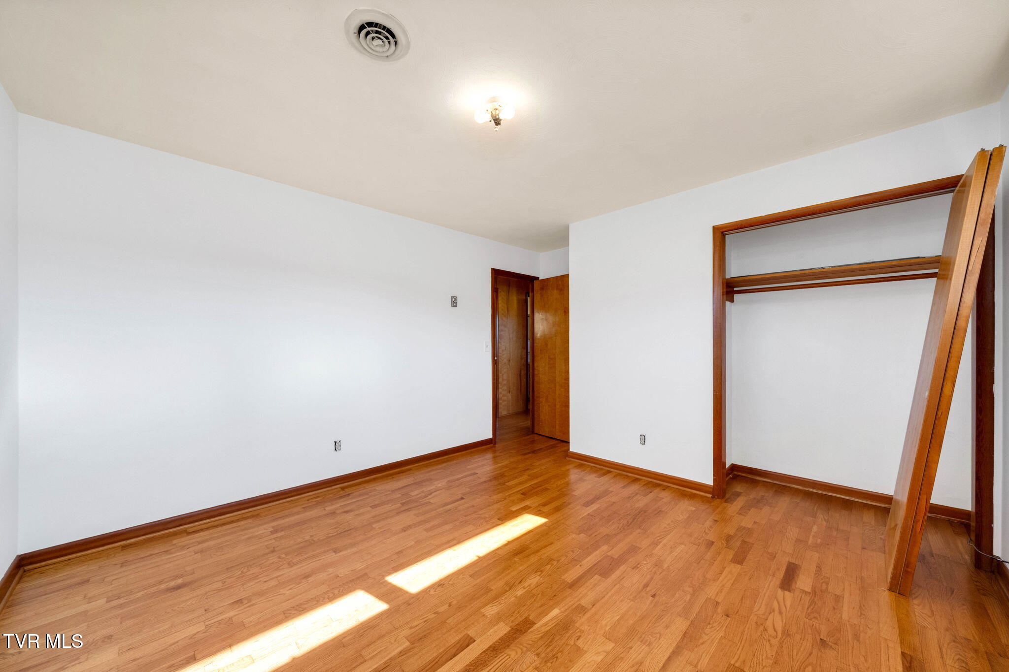 4191 Carters Valley Road Church Hill, TN 37642 - Photo 13 of 25 14-web-or-mls-4191 Caters Vly Rd-14