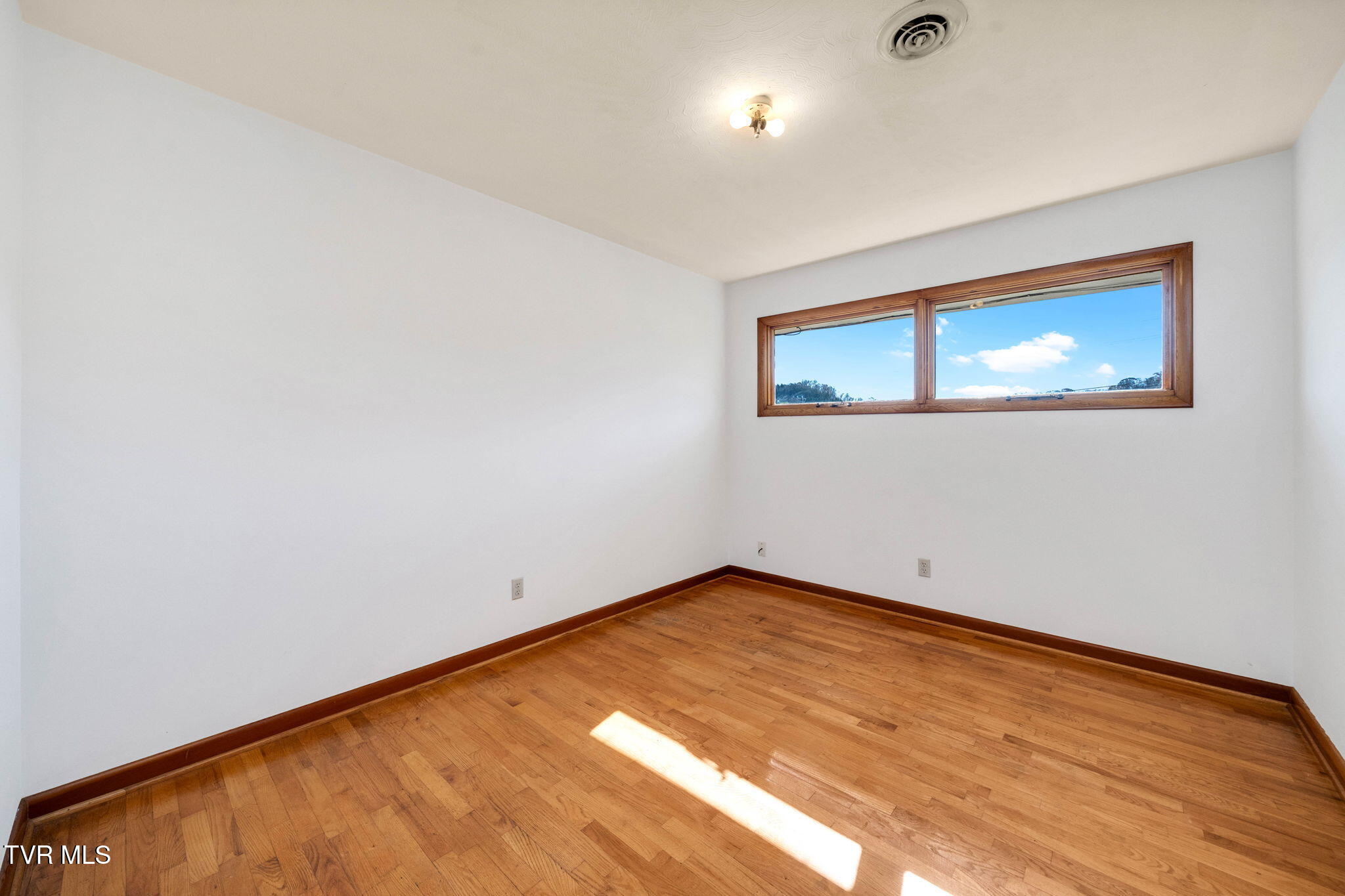 4191 Carters Valley Road Church Hill, TN 37642 - Photo 14 of 25 15-web-or-mls-4191 Caters Vly Rd-15