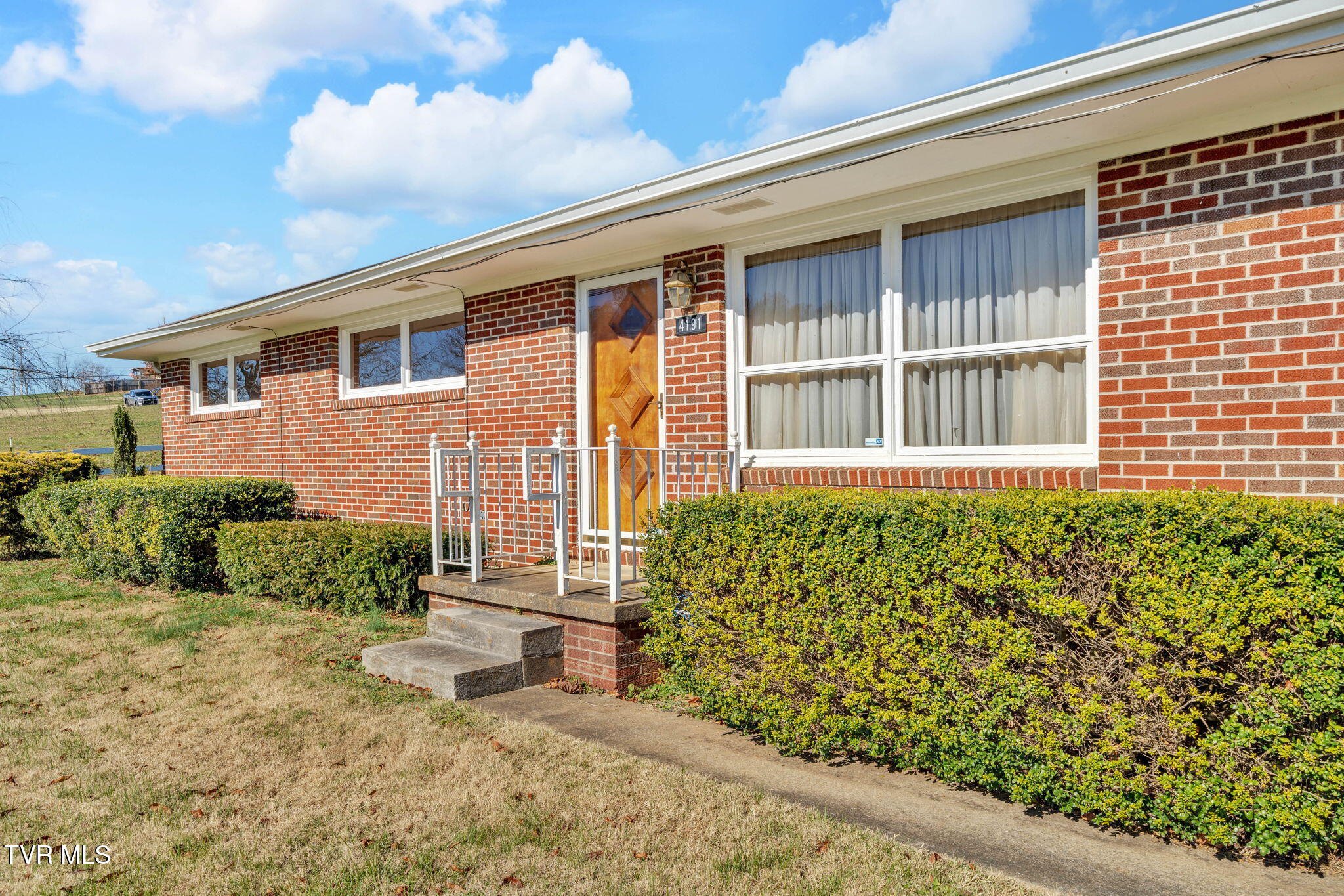 4191 Carters Valley Road Church Hill, TN 37642 - Photo 4 of 25 4-web-or-mls-4191 Caters Vly Rd-4