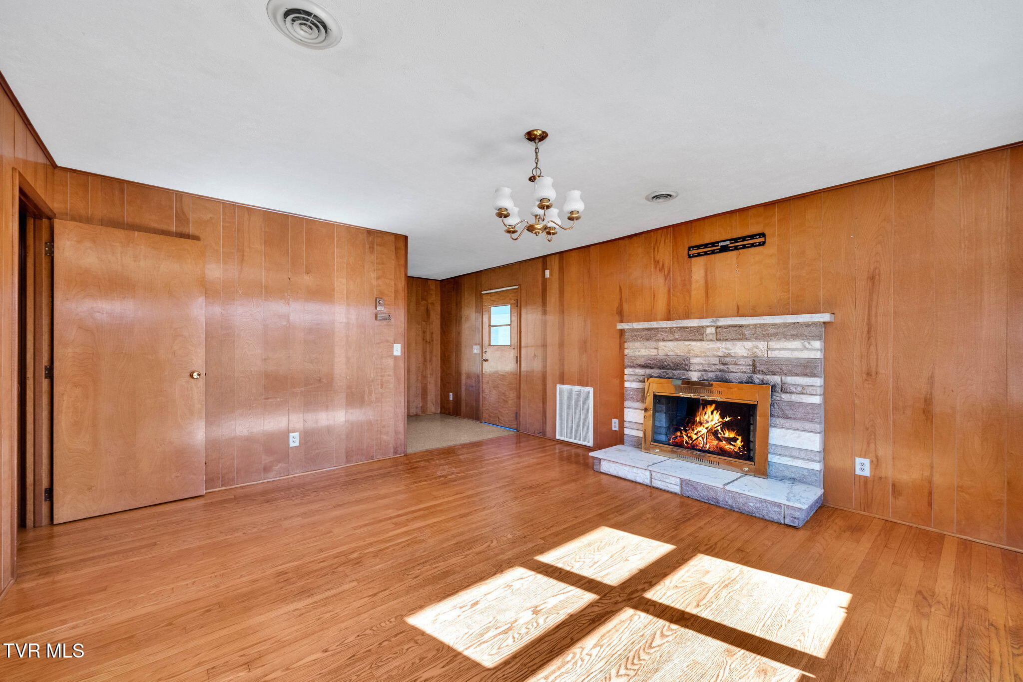 4191 Carters Valley Road Church Hill, TN 37642 - Photo 6 of 25 6-web-or-mls-4191 Caters Vly Rd-6