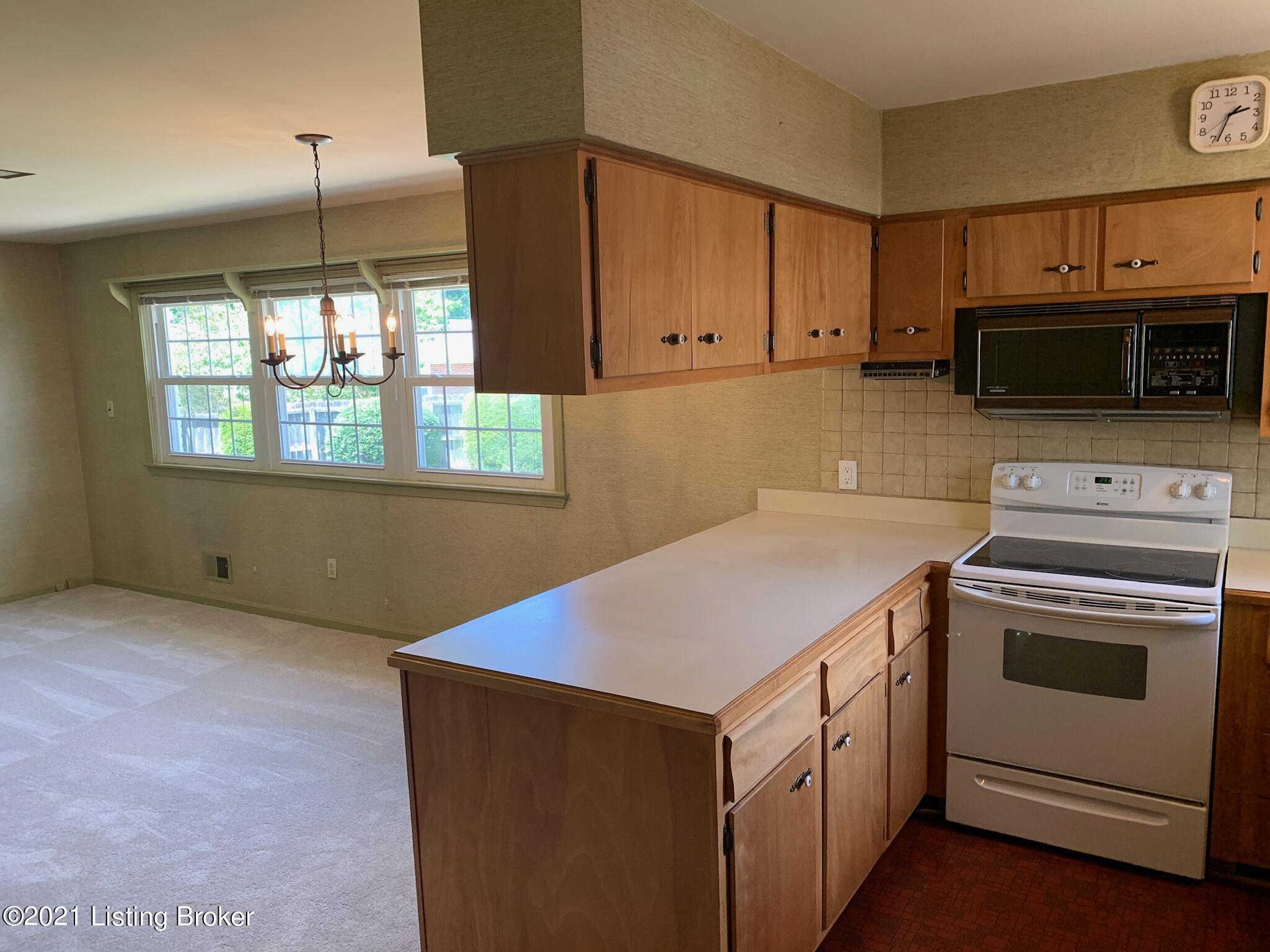 8603 Whipps Bend Road Louisville, KY 40222 - Photo 17 of 53 Kitchen to Eating Area