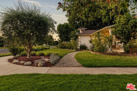 $1,995,000 | 4600 Varna Avenue, Sherman Oaks, CA 91423