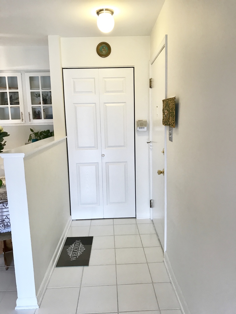 1621 North Windsor Drive, Unit 214 Arlington Heights, IL 60004 - Photo 3 of 30