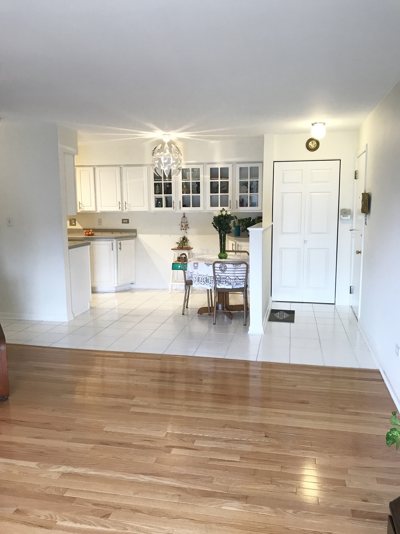 1621 North Windsor Drive, Unit 214 Arlington Heights, IL 60004 - Photo 6 of 30