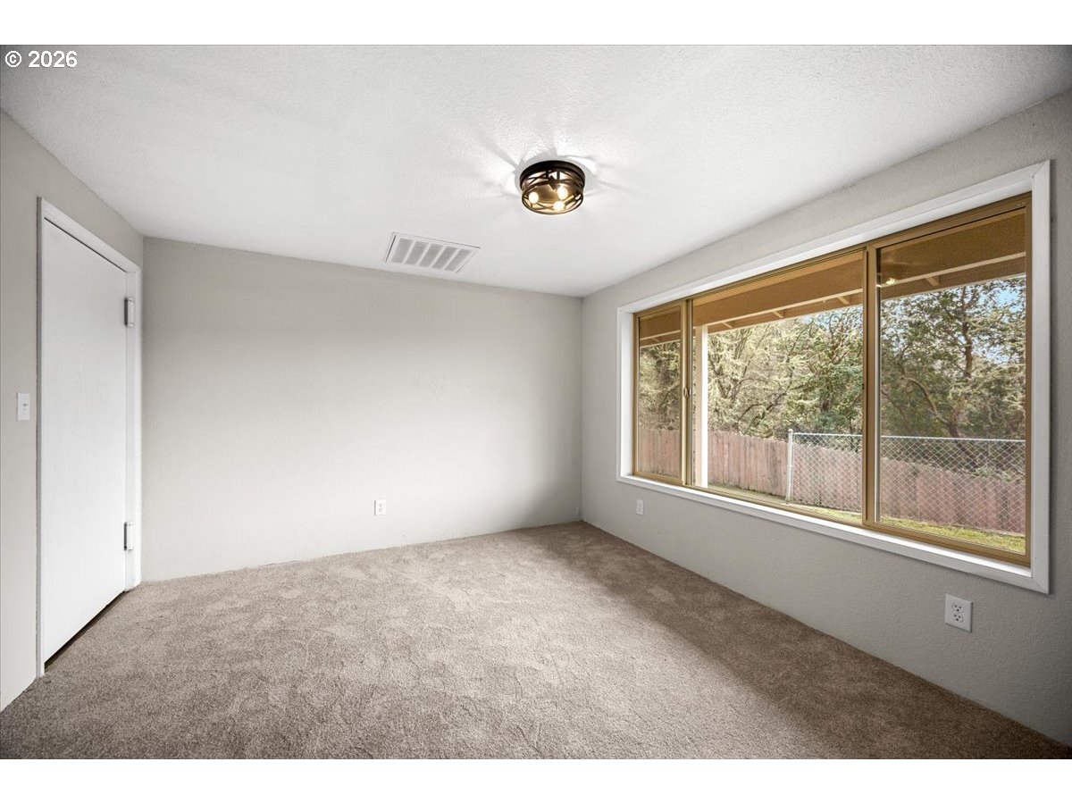 8981 Garden Valley Road Roseburg, OR 97471 - Photo 9 of 34