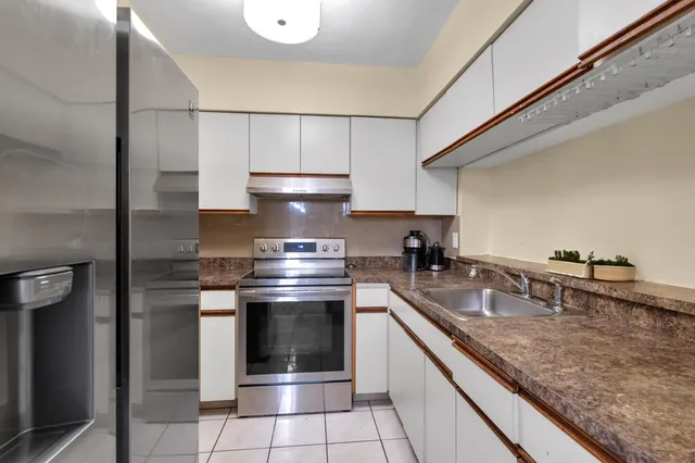 $605,000 | 7050 Raleigh Street, Hollywood, FL 33024