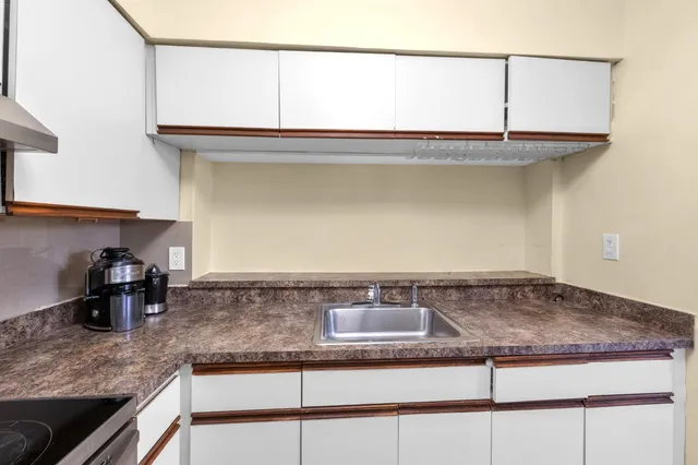 $605,000 | 7050 Raleigh Street, Hollywood, FL 33024