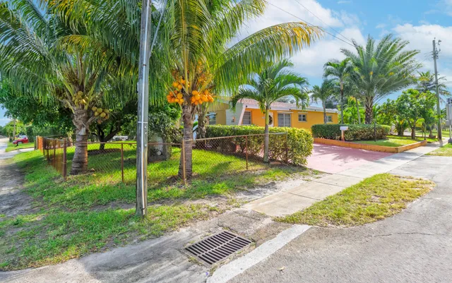 $605,000 | 7050 Raleigh Street, Hollywood, FL 33024