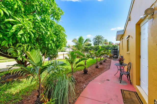 $605,000 | 7050 Raleigh Street, Hollywood, FL 33024