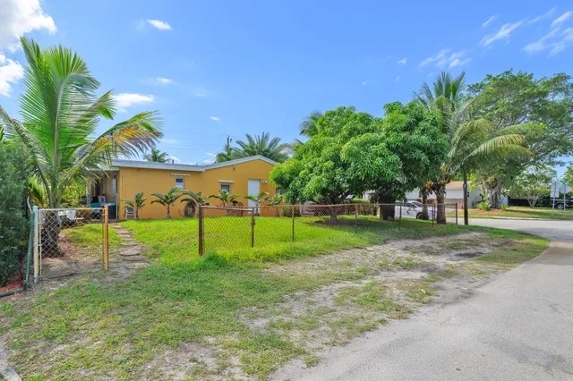 $605,000 | 7050 Raleigh Street, Hollywood, FL 33024