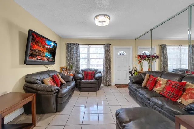 $605,000 | 7050 Raleigh Street, Hollywood, FL 33024