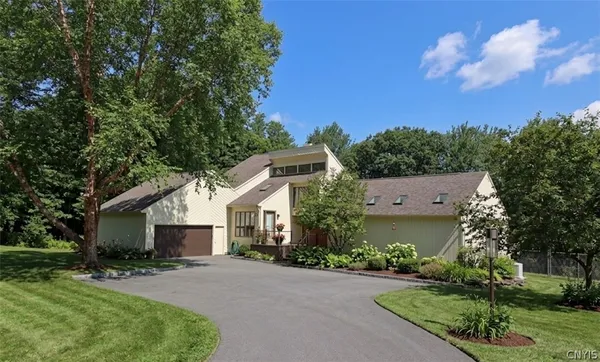 $599,900 | 4420 Watervale Road, Pompey, NY 13104