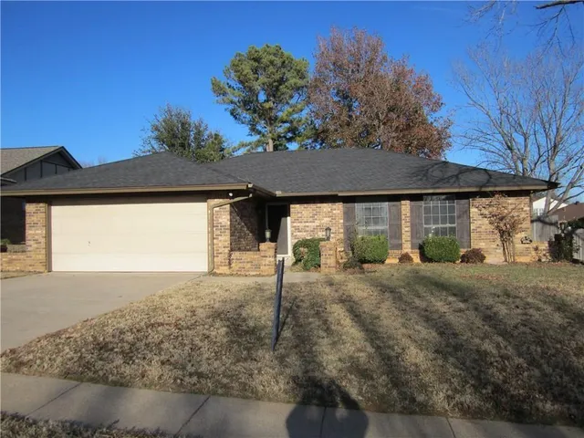 $2,600 | 209 Ginger Lane, Euless, TX 76039