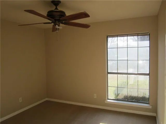 $2,600 | 209 Ginger Lane, Euless, TX 76039