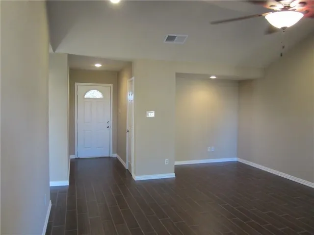 $2,600 | 209 Ginger Lane, Euless, TX 76039