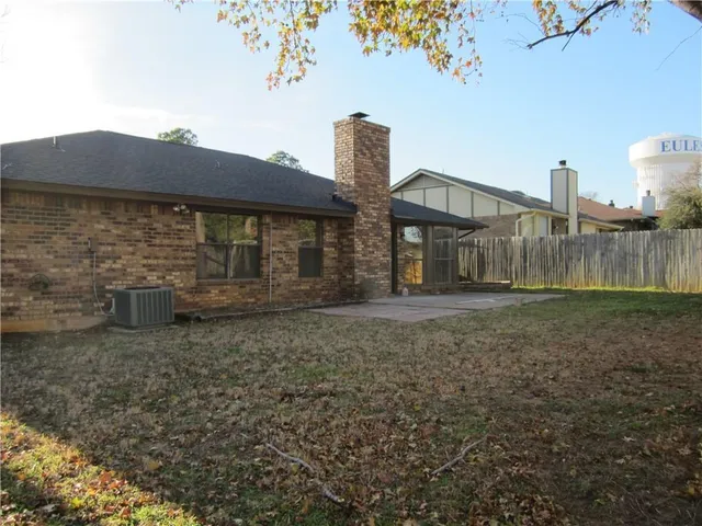 $2,600 | 209 Ginger Lane, Euless, TX 76039