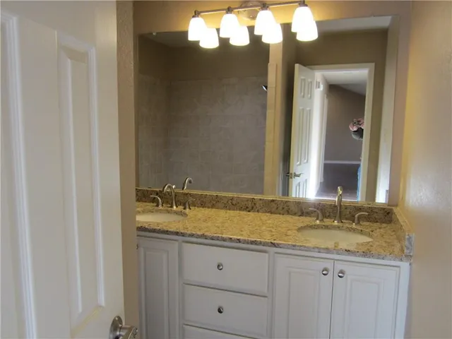 $2,600 | 209 Ginger Lane, Euless, TX 76039