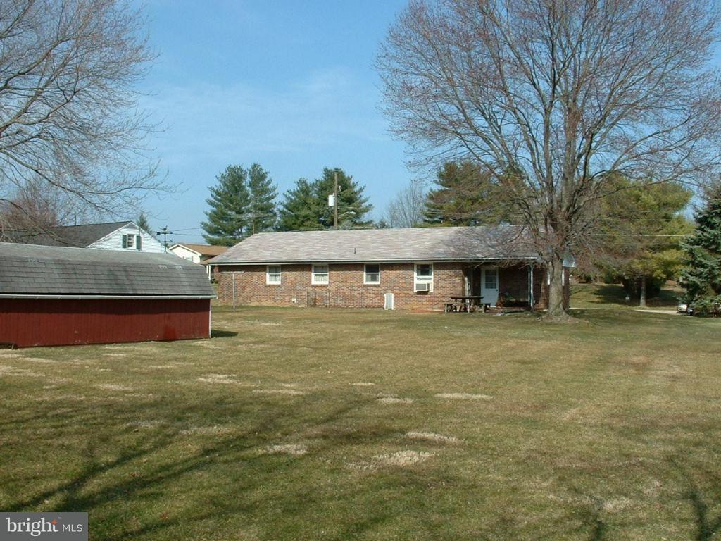 25 Miller Road Akron, PA 17501 - Photo 2 of 4