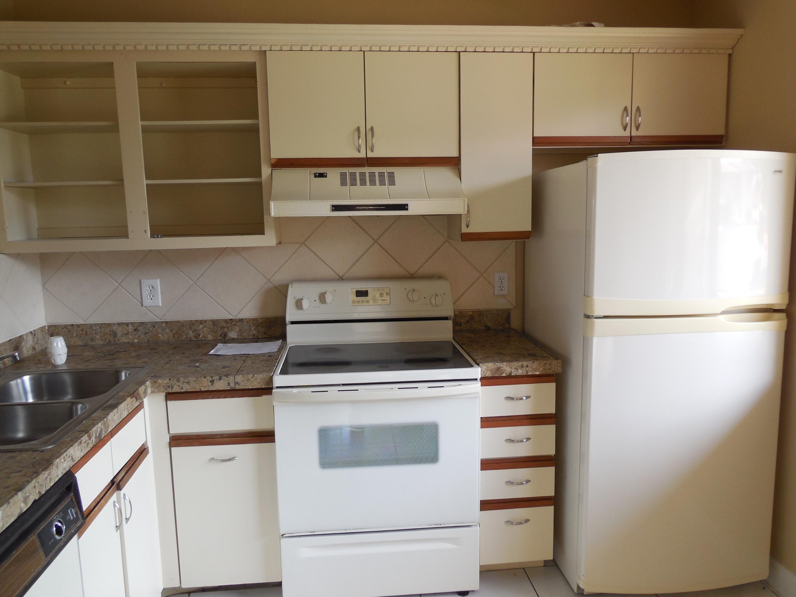 21950 Soundview Terrace, Unit 101 Boca Raton, FL 33433 - Photo 4 of 16 KITCHEN1