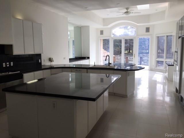1224 Lenox Road Bloomfield Hills, MI 48304 - Photo 12 of 33 image20.jpeg