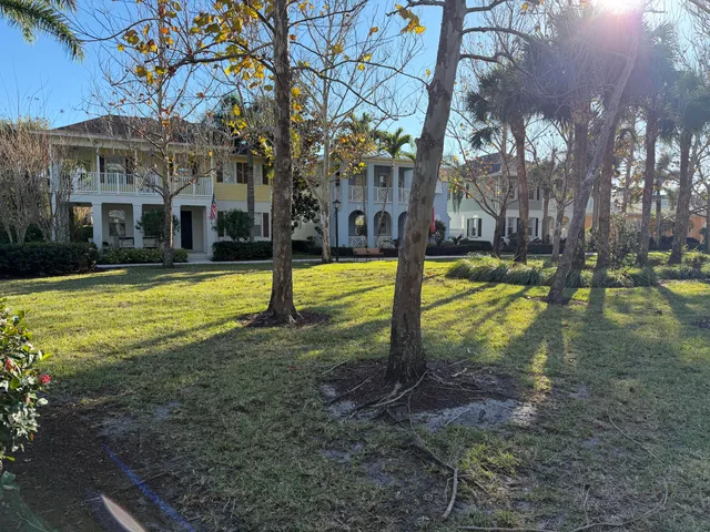 $989,000 | 102 Bonaire Lane, Jupiter, FL 33458