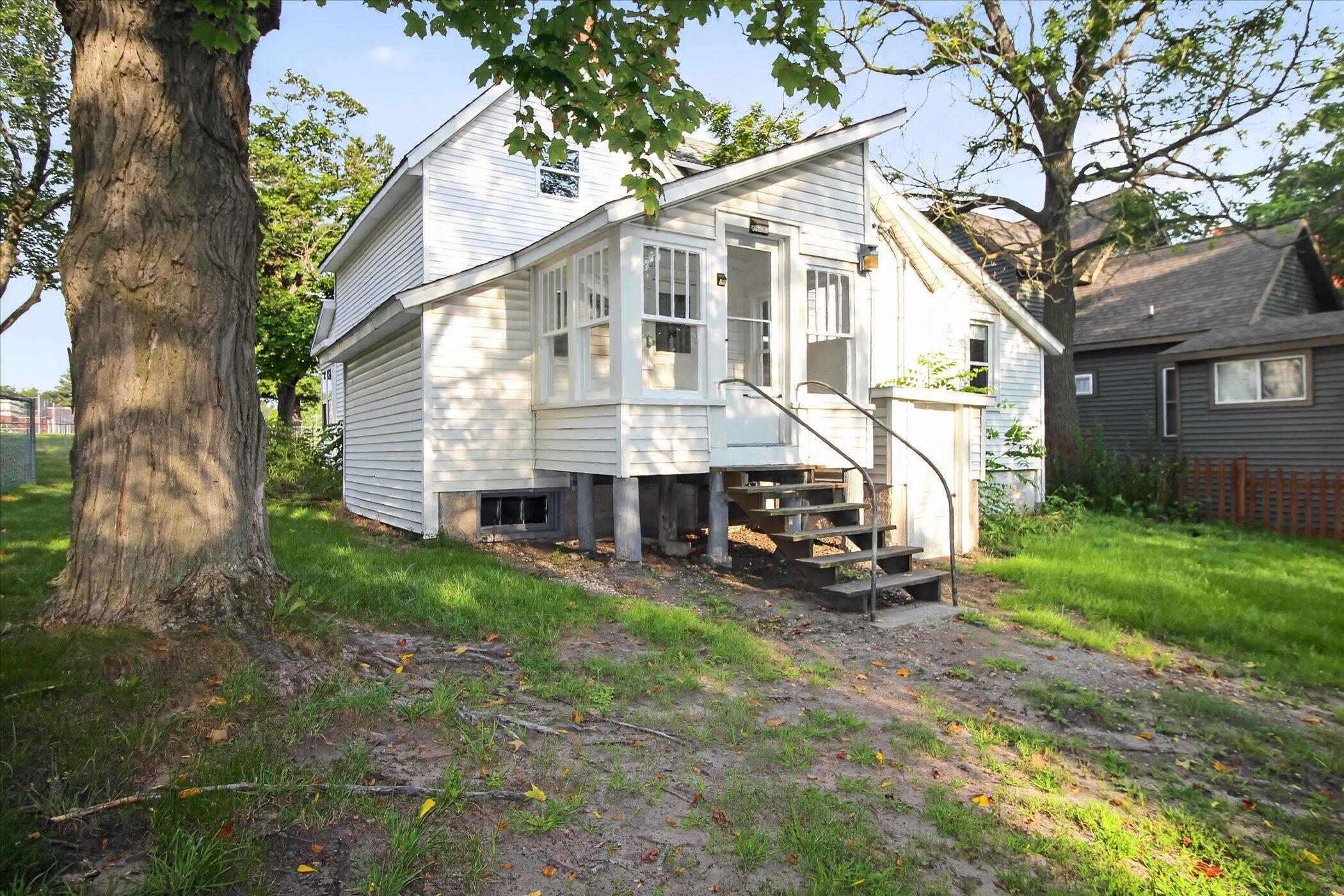 408 South Higbee Street Reed City, MI 49677 - Photo 42 of 47 40-408-S-Higbee-St-Reed-City-WindowStill