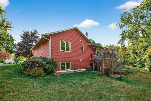 $500,000 | 5740 Rosewood Lane, Plymouth, MN 55442