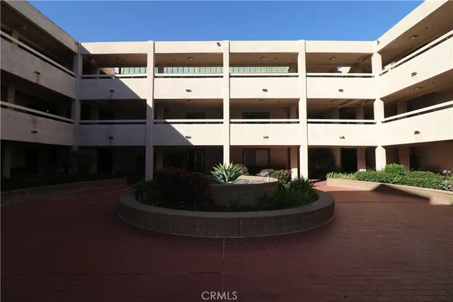 $425,000 | 12121 Centralia Street, Unit 111, Lakewood, CA 90715