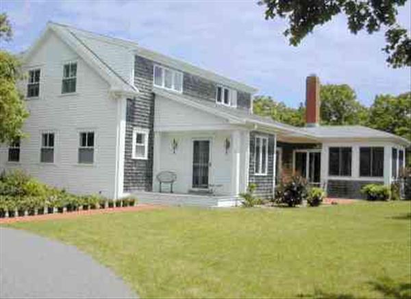 11 Bold Meadow Road Edgartown, MA 02539 - Photo 1 of 2 http://d1qzqeyxiitrap.cloudfront.net/photos/10310/600/1bbe6041.jpg