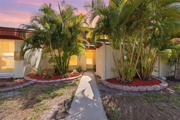 $2,400 | 2074 Sunset Point Road, Unit 137, Clearwater, FL 33765