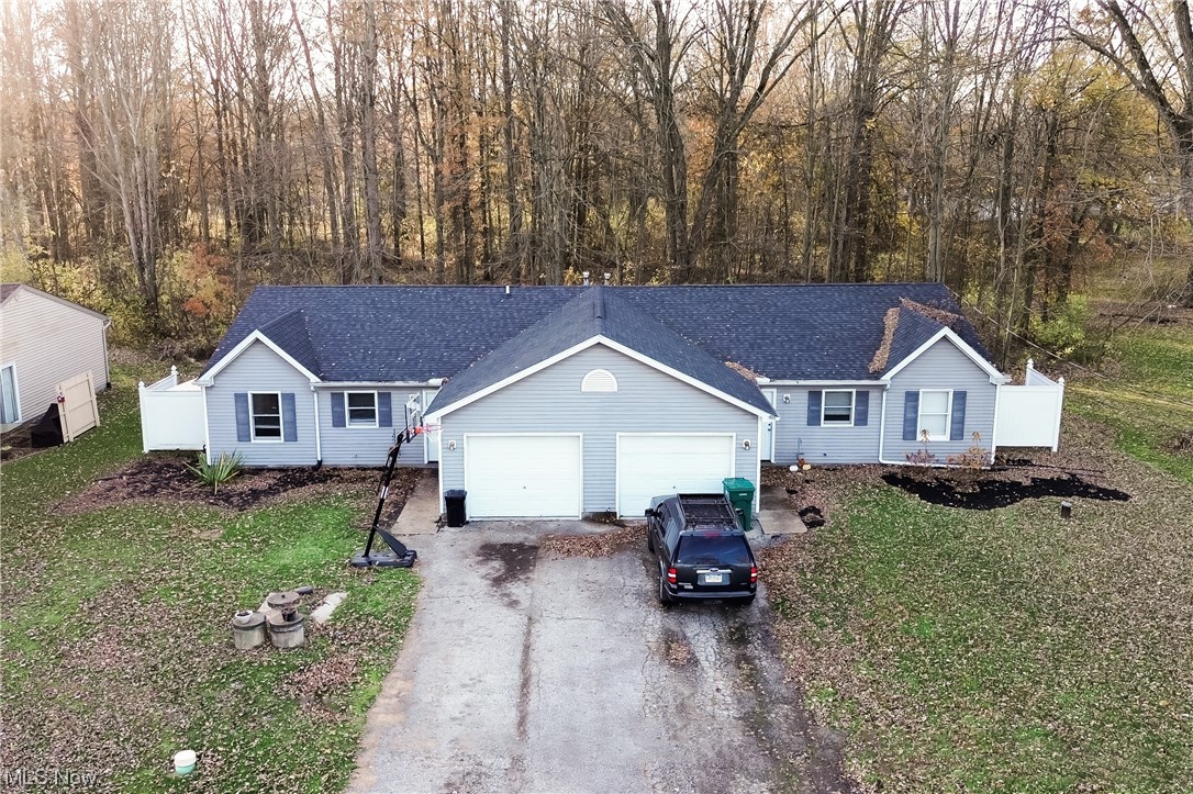 6431 Shaffer Road Northwest Warren, OH 44481 - Photo 1 of 20 Single story home featuring a garage