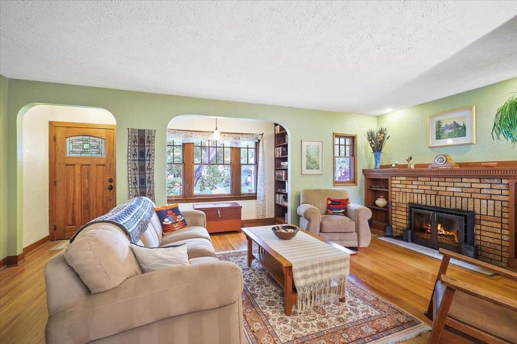 39 West 26th Avenue Spokane, WA 99203 - Photo 2 of 35