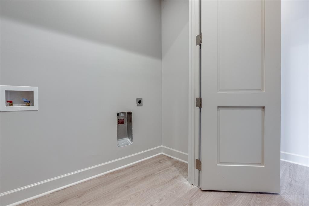 1900 South Ervay Street, Unit 512 Dallas, TX 75215 - Photo 17 of 22 a view of an empty room