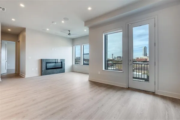 $575,000 | 1900 South Ervay Street, Unit 512, Dallas, TX 75215