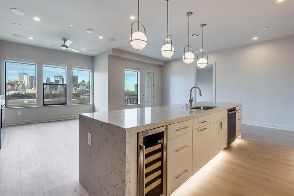 $575,000 | 1900 South Ervay Street, Unit 512, Dallas, TX 75215