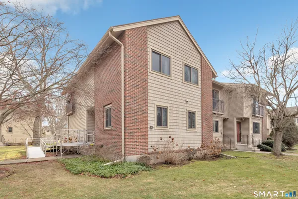 $425,000 | 330 Merwin Avenue, Unit 1D, Milford, CT 06460