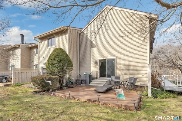 $425,000 | 330 Merwin Avenue, Unit 1D, Milford, CT 06460