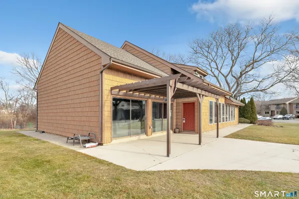 $425,000 | 330 Merwin Avenue, Unit 1D, Milford, CT 06460